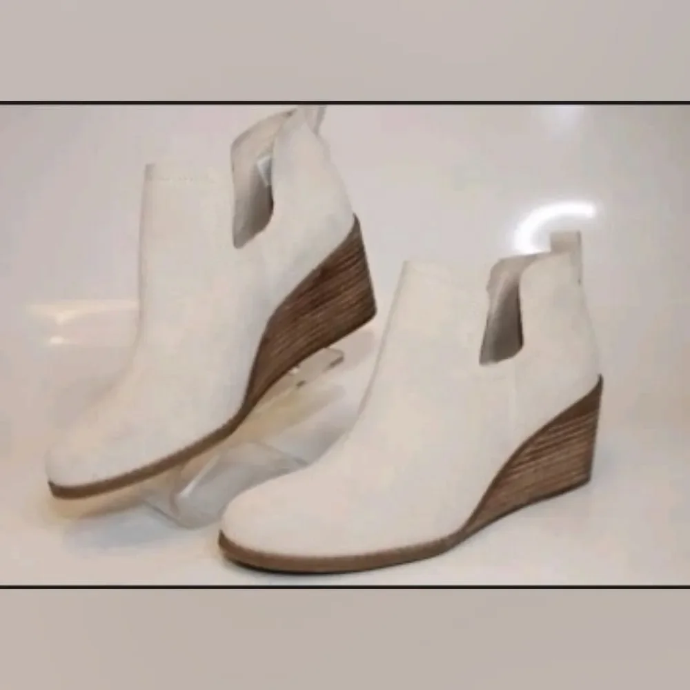 NEW Kallie Designer Cream Beige Suede Leather White Wedge Ankle Boots 9.5